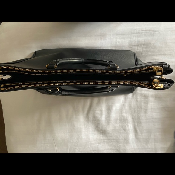 Prada Saffiano black tote - Picture 11 of 16